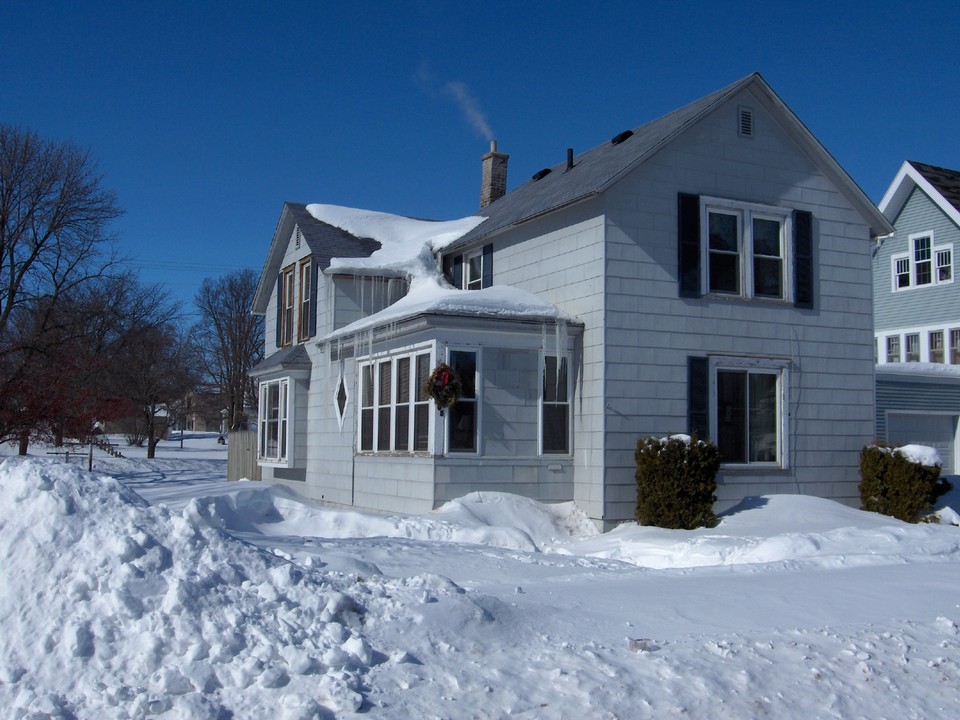 side of house. new windows and nice roof